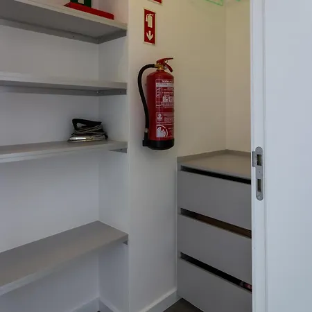 Alfama Right Point Apartment Lisbon