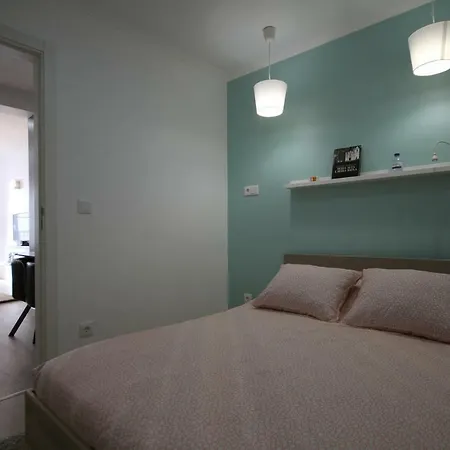 アルファマ ライト ポイント アパート *