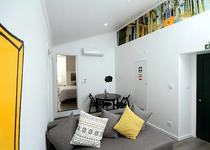 Alfama Right Point Lisboa