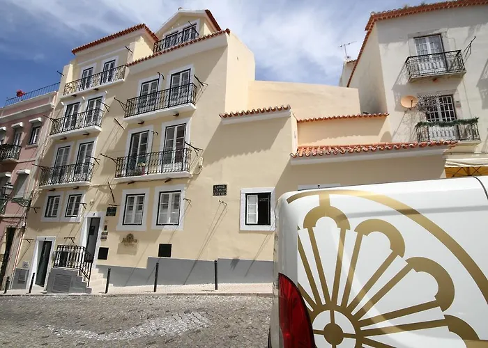 Alfama Right Point شقة *