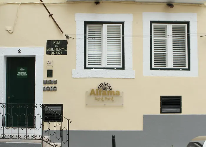 Alfama Right Point