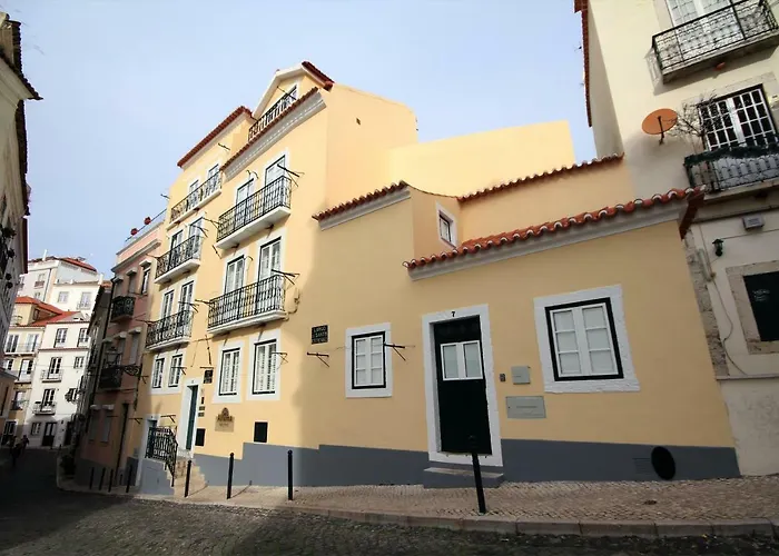 Alfama Right Point شقة *